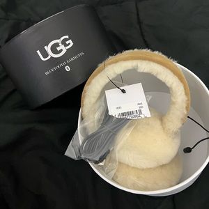 Ugg women wireless earmuffs